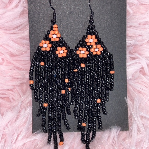 kkcollectionsss Jewelry - Chic Black and Orange Beaded Earrings